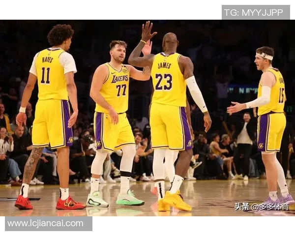 湖人没里弗斯真不行！可解压东契奇持球压力，也能衔接段力保优势