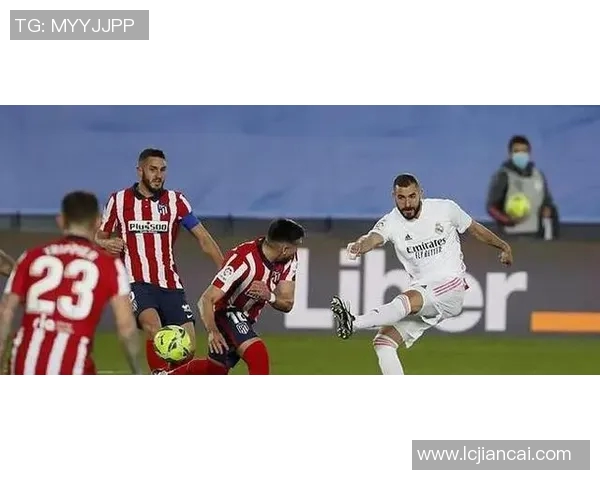 齐达内欧冠传奇之路：从球场英雄到教练巅峰的完美转身